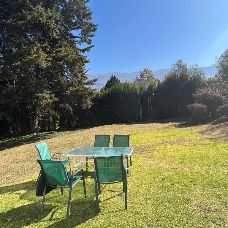 Casa divina temporaria en Tafí Del Valle ,pleno centro - Casa de 6 dormitorios - 55