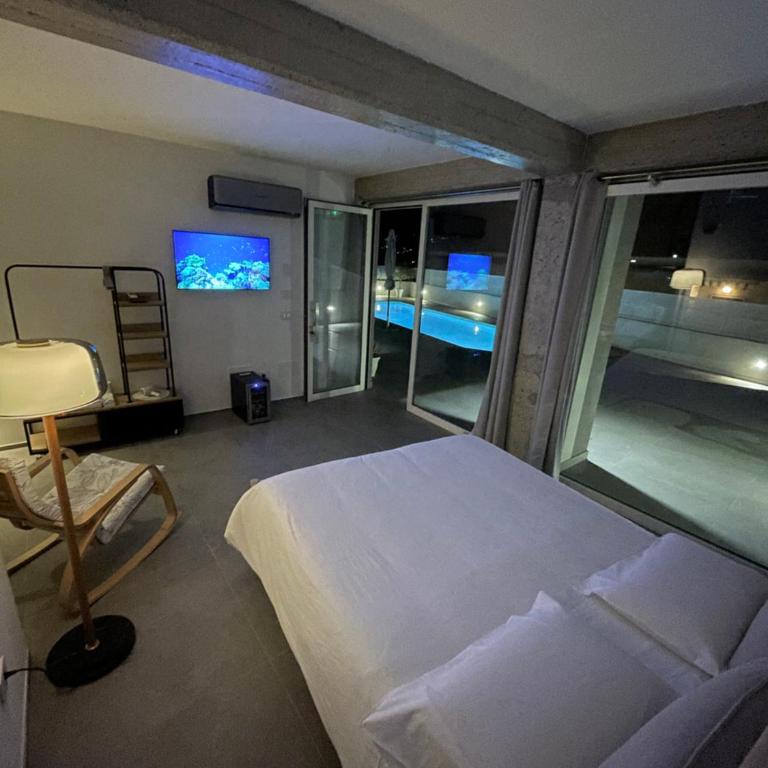 Tropicana Suite - Adults Only - Camera King con Vista Piscina - 13