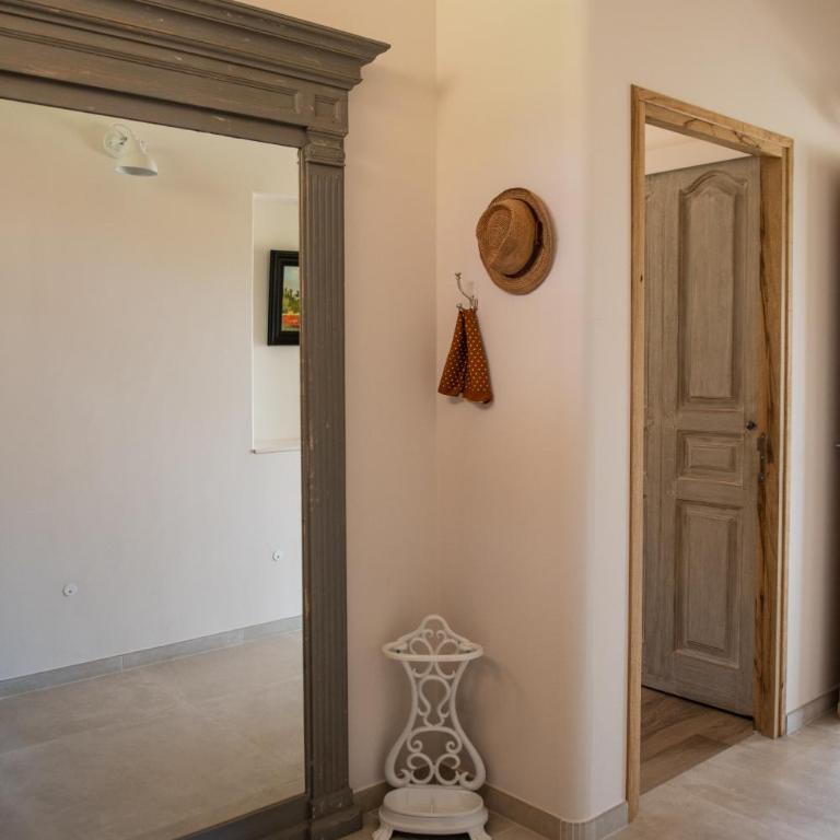 Bastide Toujours Dimanche, Maison de vacances avec vue & piscine chauffée - Maison 2 Chambres - 52