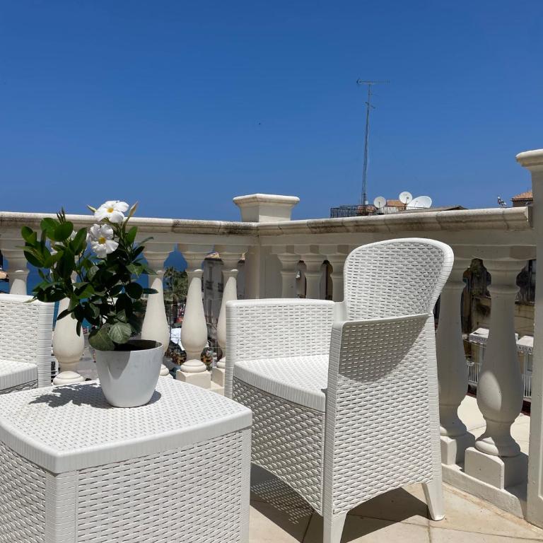 Terrazzo Del Borgo - Deluxe Suite with Sea View - 3