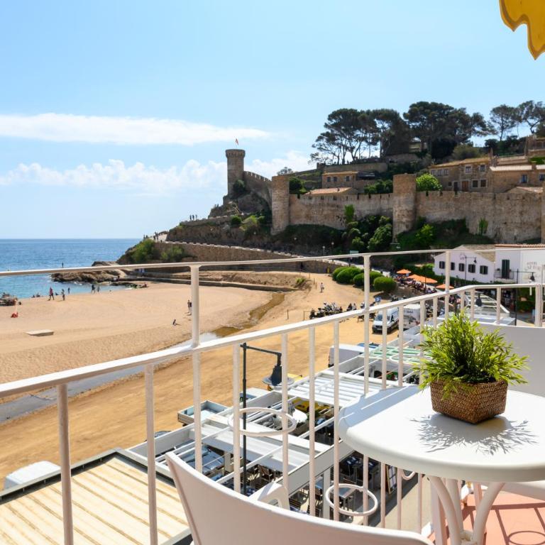 Hotel Capri - Habitación Doble Deluxe con balcón y vistas al mar - 1