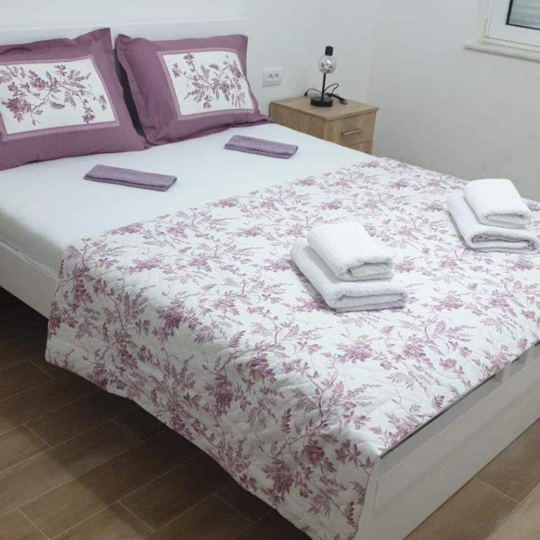 Waterfront Apartment Petrovina - One-Bedroom Apartment - 30