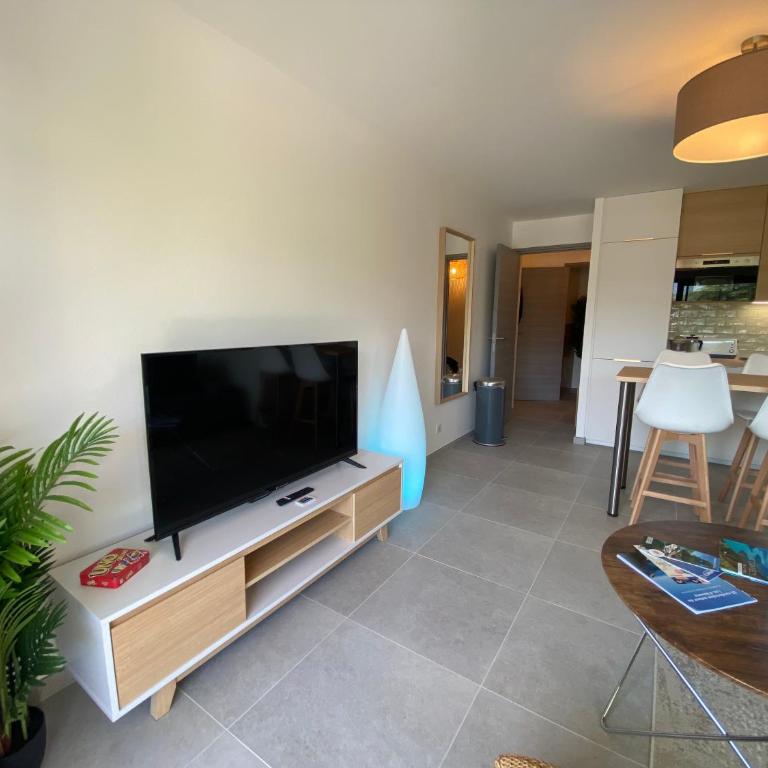L'ORANGERAIE - Garage, Balcon, Proche Lac, Vue Montagne - Apartment mit 1 Schlafzimmer - 23
