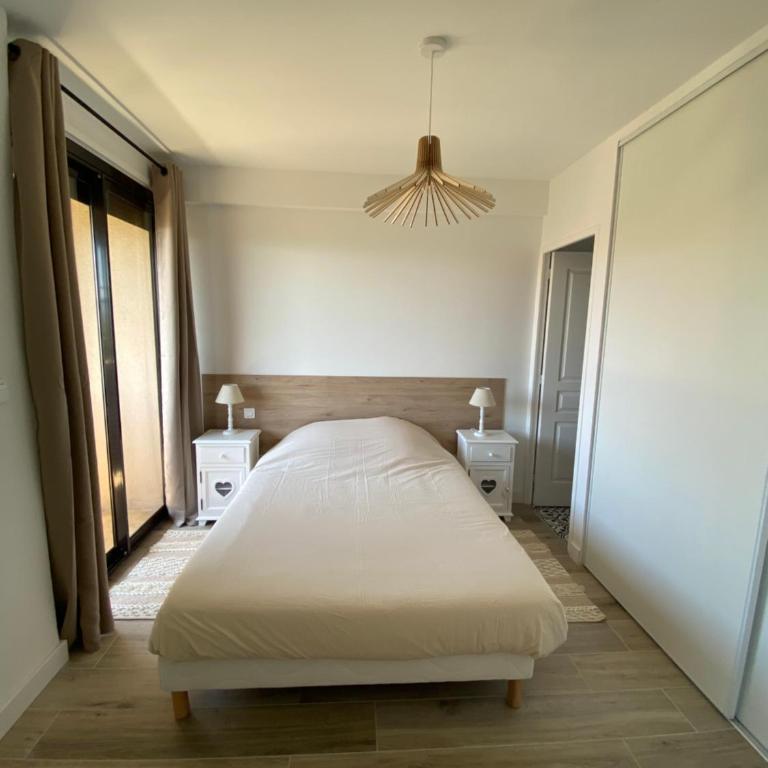 Ajaccio magnifique T2 40m2 centre ville vue mer au bord de la plage neuf 5 personnes Clim wifi balcon parking privé fermé - Apartment mit 1 Schlafzimmer - 16