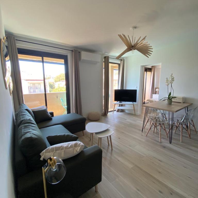 Ajaccio magnifique T2 40m2 centre ville vue mer au bord de la plage neuf 5 personnes Clim wifi balcon parking privé fermé - Apartment mit 1 Schlafzimmer - 14
