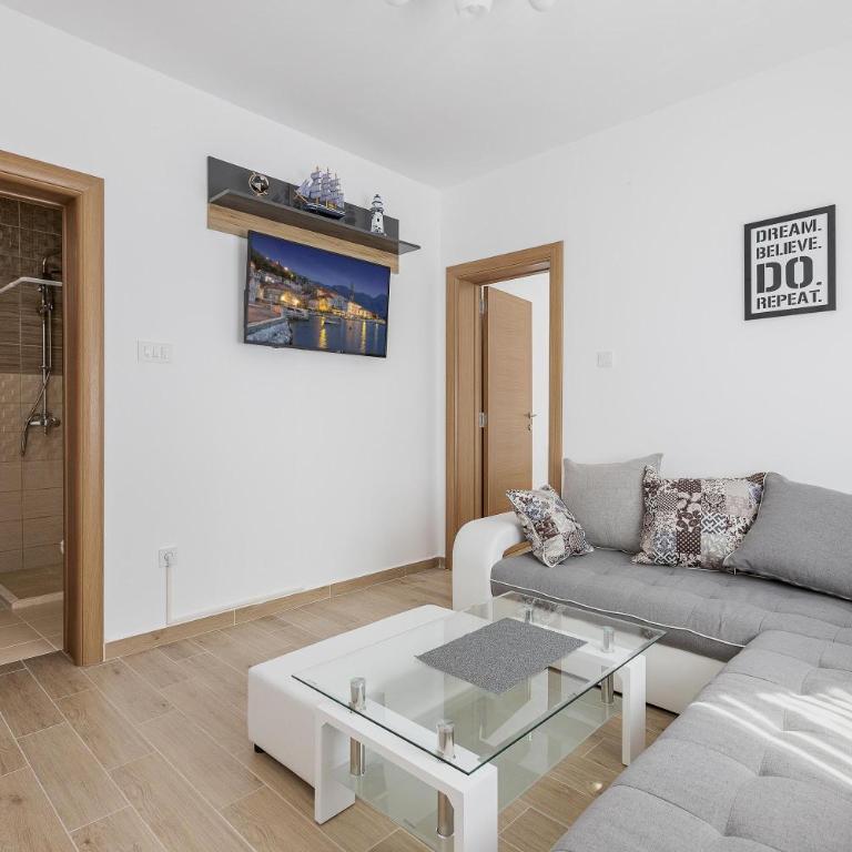 Muo Sea Front Apartments Kotor - Apartment with Sea View - 1