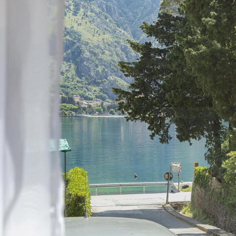 Muo Sea Front Apartments Kotor - Apartment with Sea View - 5