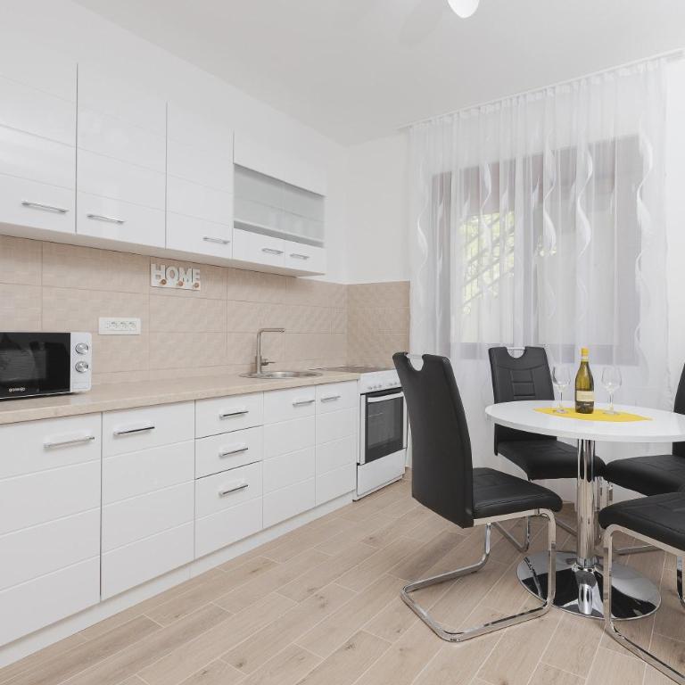 Muo Sea Front Apartments Kotor - One-Bedroom Apartment - 11