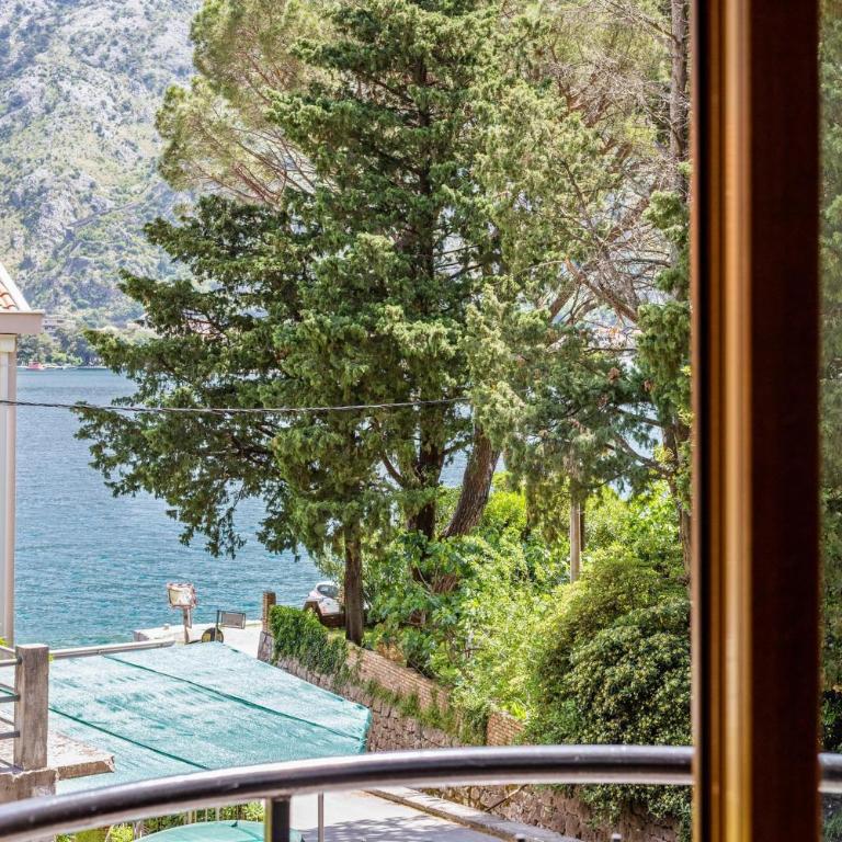 Muo Sea Front Apartments Kotor - Two-Bedroom Apartment - 18