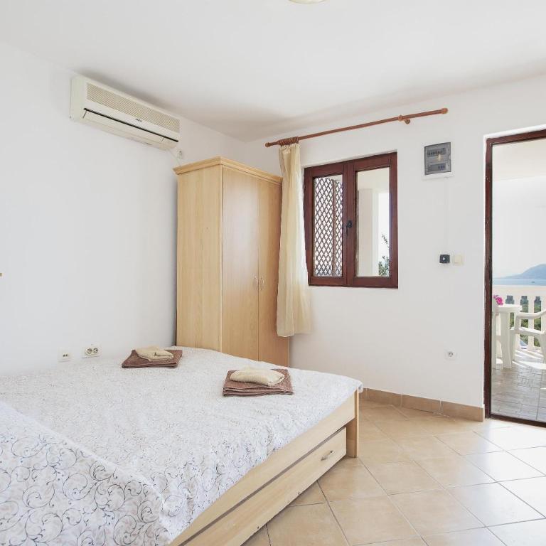 Crystal Sky Apartments - Studio with Sea View - 5
