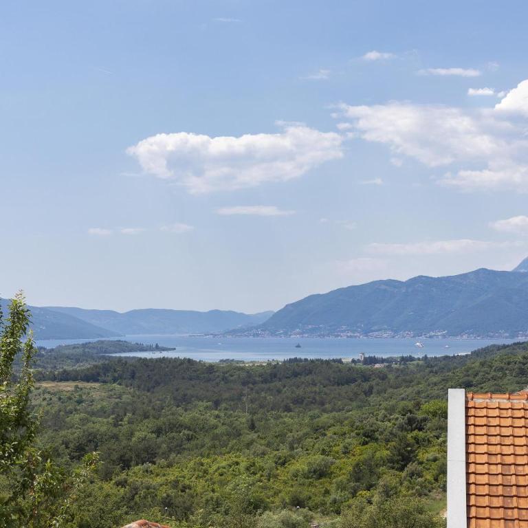 Crystal Sky Apartments - Studio with Sea View - 2