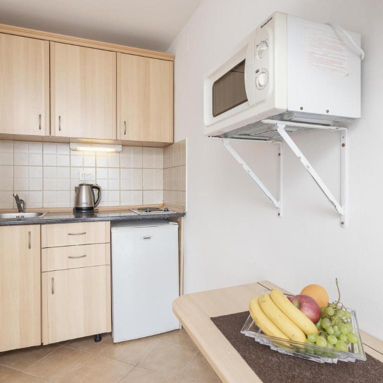 Crystal Sky Apartments - Studio with Sea View - 16