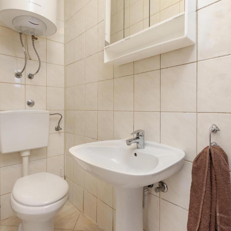 Crystal Sky Apartments - Two-Bedroom Apartment - 7