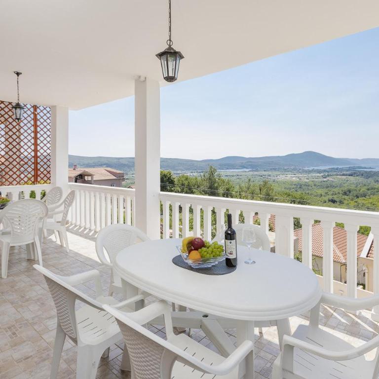 Crystal Sky Apartments - Two-Bedroom Apartment - 4