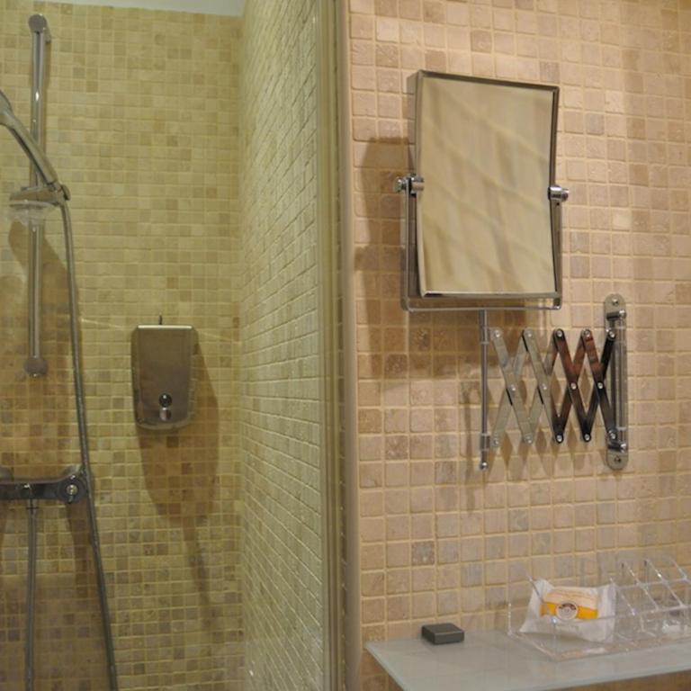 Ida Chambres d'hôtes B&B - Chambre Double Supérieure avec Salle de Bains Privative - 3
