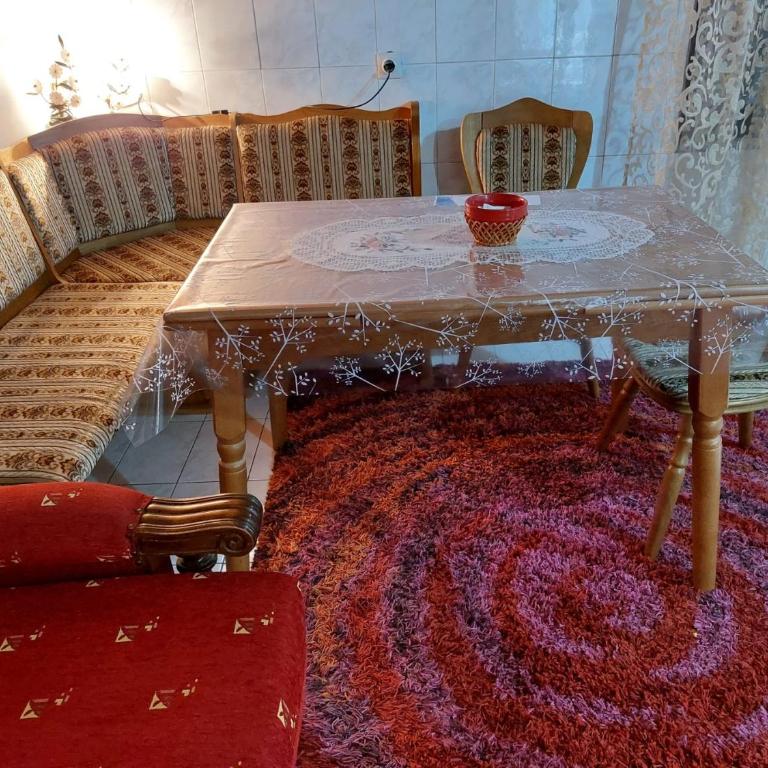 Airport home Radinovic - Quadruple Room with Terrace - 7