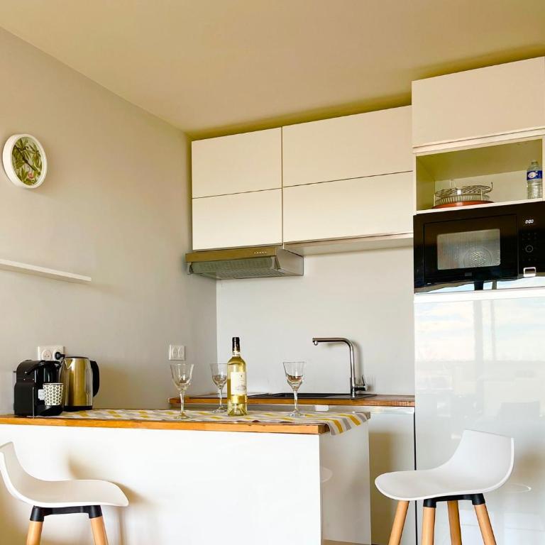 Appartement calme et propre avec vue sur la mer - Apartment mit 1 Schlafzimmer - 5