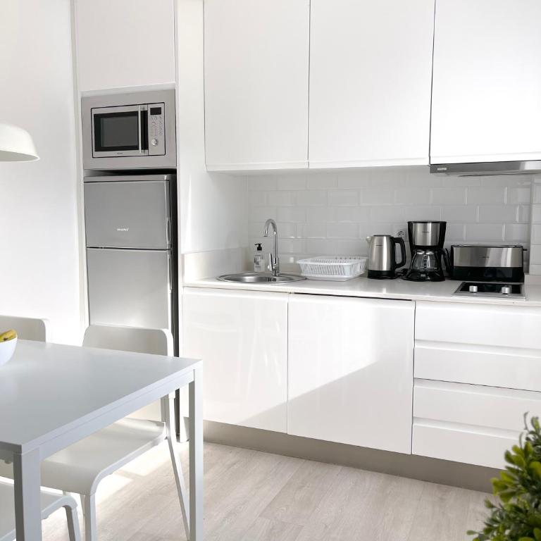 Bright Modern 1 bedroom Apartment 10mins from Las Canteras Beach - Apartamento de 1 dormitorio - 24