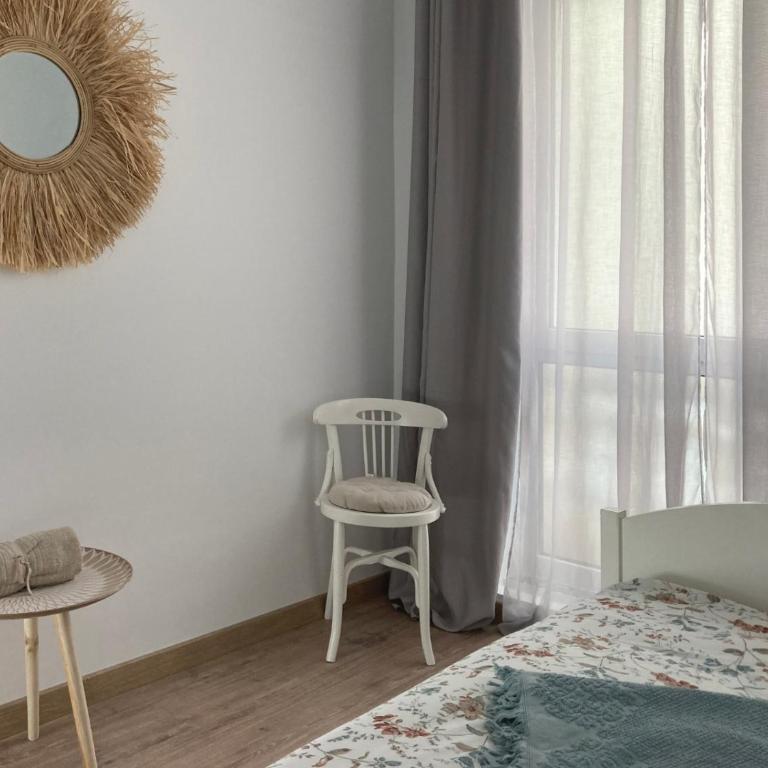 EL Paso - Three-Bedroom Apartment - 9