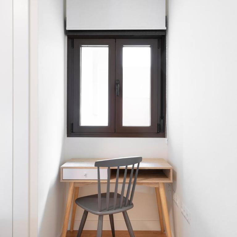 Plaza Nueva HOMES - Superior Apartment with Balcony - 22