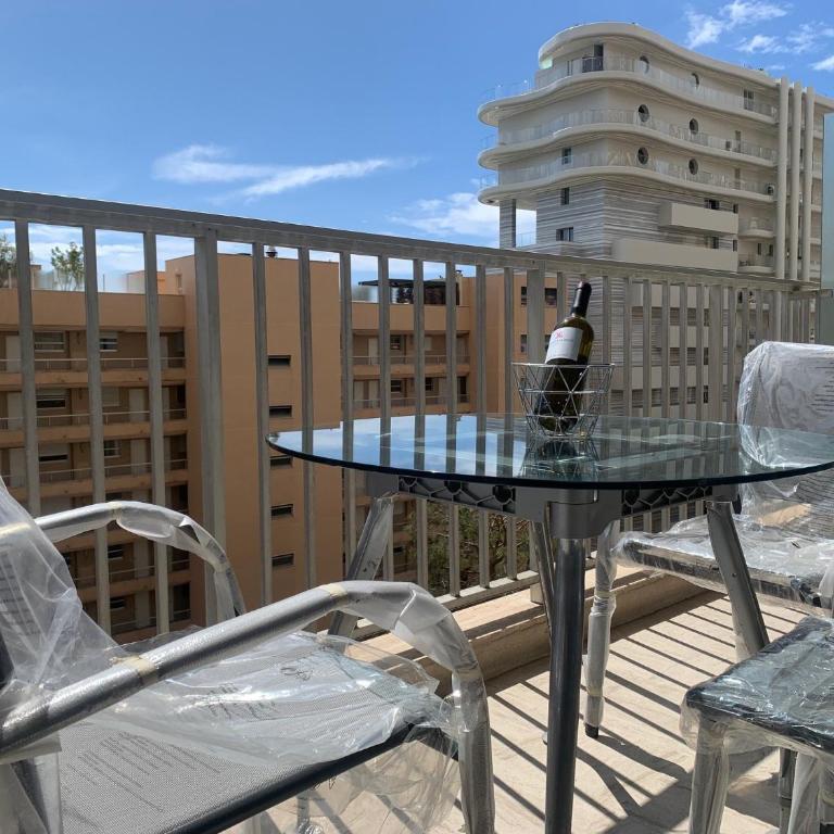 Studio with Private Parking - One-Bedroom Apartment - 11