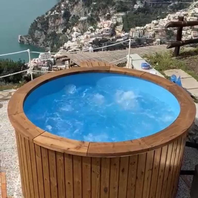 VILLA LA TAGLIATA spectacular jacuzzi tub amazing view and private parking garage - Two-Bedroom House - 2