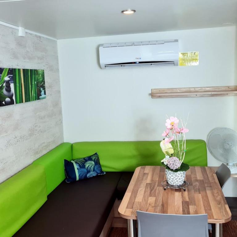 Camping de la Treille - Bungalow con aire acondicionado - 4