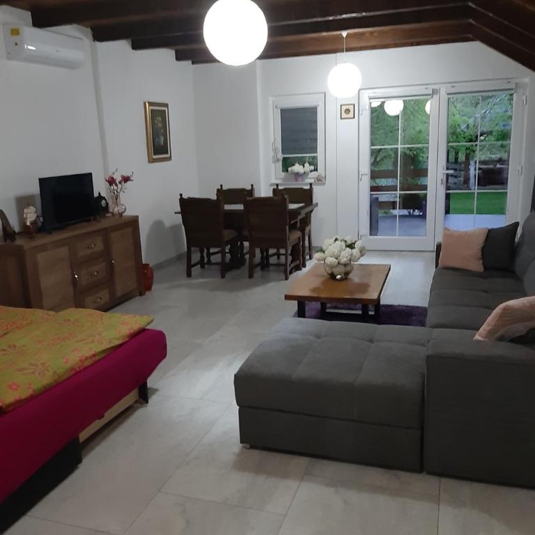 Lahor - One-Bedroom House - 24
