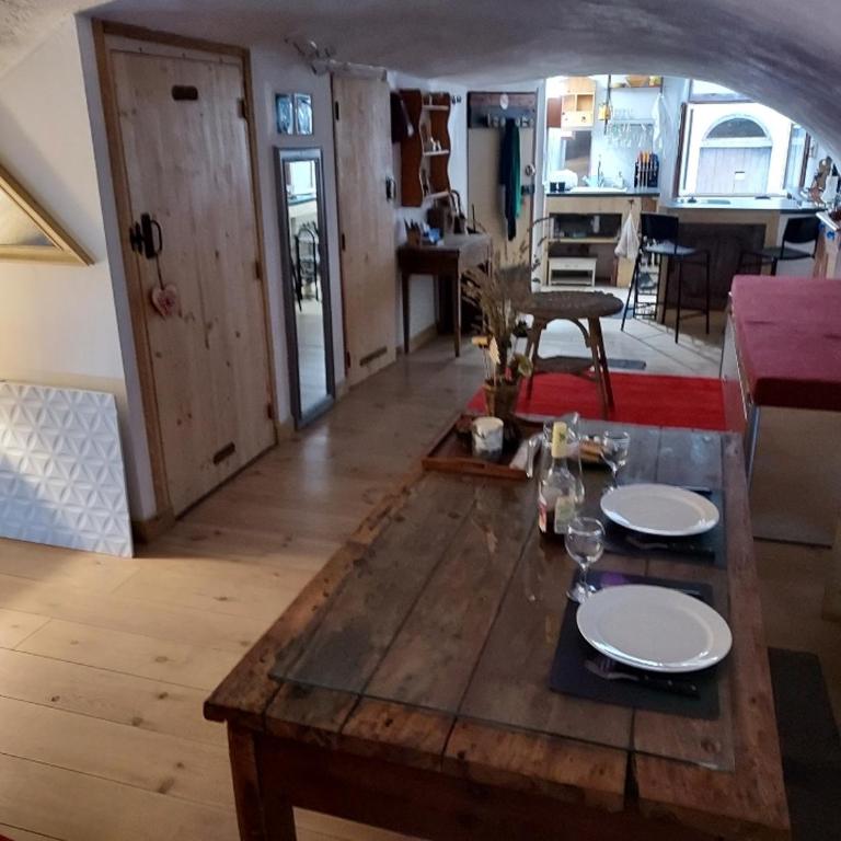 Studio atypique rue de Turin (ancienne étable de village) - Appartement 1 Chambre - 4