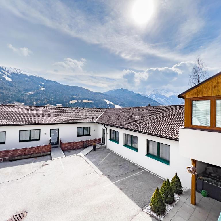 Sylpaulerhof Aparthotel - Comfort Apartment mit 3 Schlafzimmern und Balkon - 2
