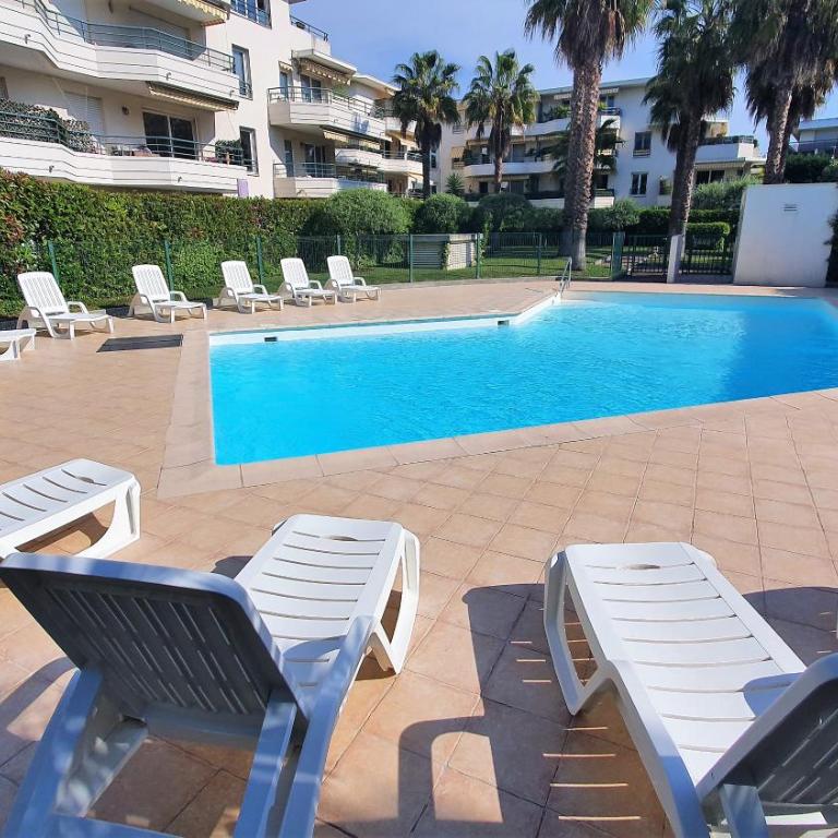L'Atalante, 2 pièces 47m2 rénové résidence piscine - Appartement 1 Chambre - 16