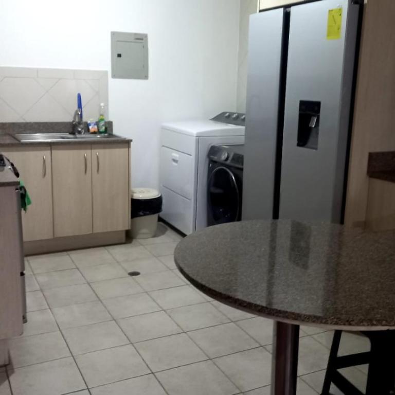 Rep Salvador, Quito 2-bedroom condo with parking and Netflix - Apartamento de 2 dormitorios - 50