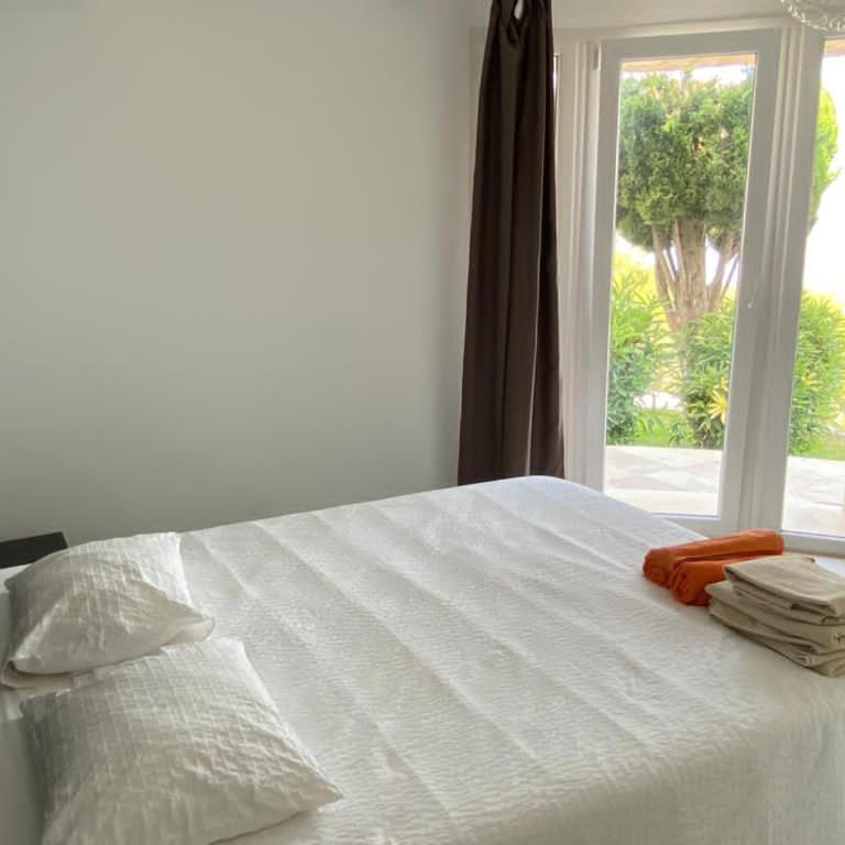 Half of the luxury villa with sea view and pool in natural park - Three-Bedroom Villa - 8