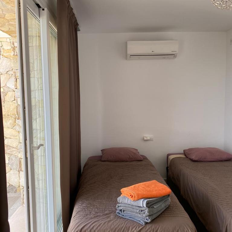 Half of the luxury villa with sea view and pool in natural park - Three-Bedroom Villa - 9