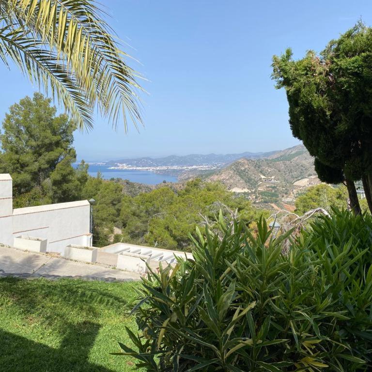 Half of the luxury villa with sea view and pool in natural park - Three-Bedroom Villa - 11