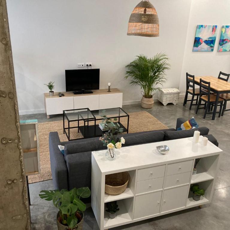 Acogedor apartamento en semisótano con patio y cerca de la Plaza de España - Apartamento de 1 dormitorio - 13