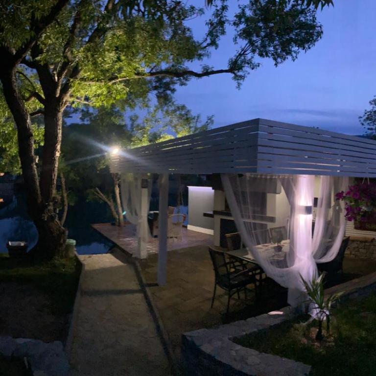 River Luxury House - Three-Bedroom Villa - 44