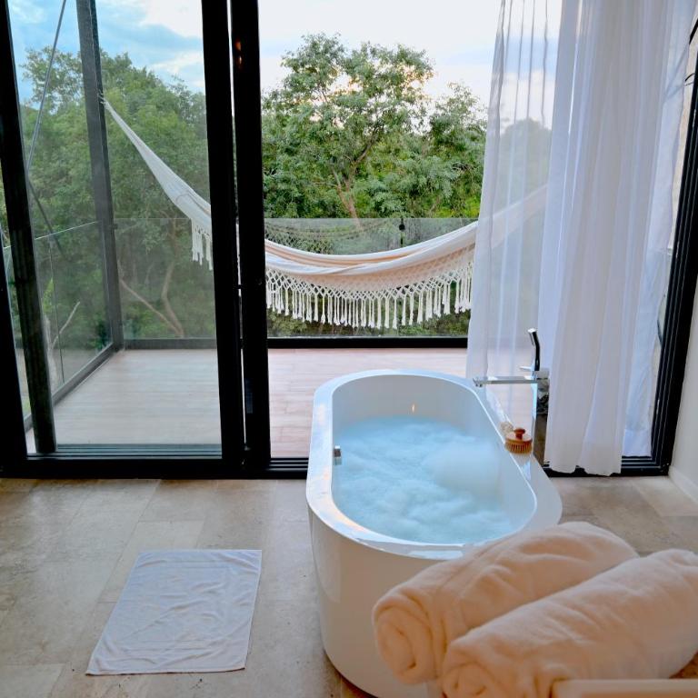 GLASS JUNGLE VILLA with amazing green views -10 min DT - Casa de 3 dormitorios - 20