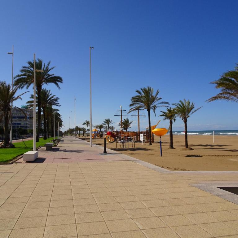 UNIVERSIDAD DEL MAR - Alquiler solo familias - Apartamento de 2 dormitorios - 35