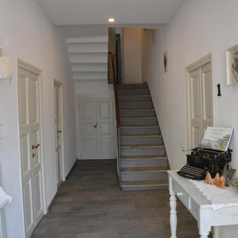 White suite - Jacuzzi, Swimming pool & Lake view - Loft - 19