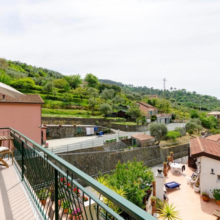 JOIVY Family Flat with 3 Balconies, 10 Min to Beach - Appartamento con 3 Camere da Letto e con Balcone - 2