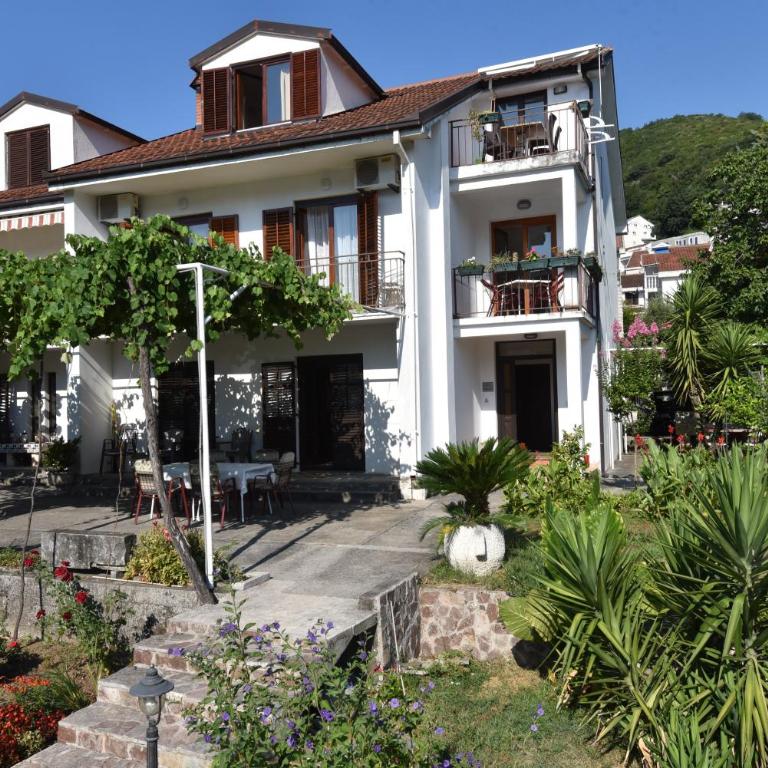 Apartments Budva Center - Apartman sa 2 Spavaće Sobe i Balkonom - 24