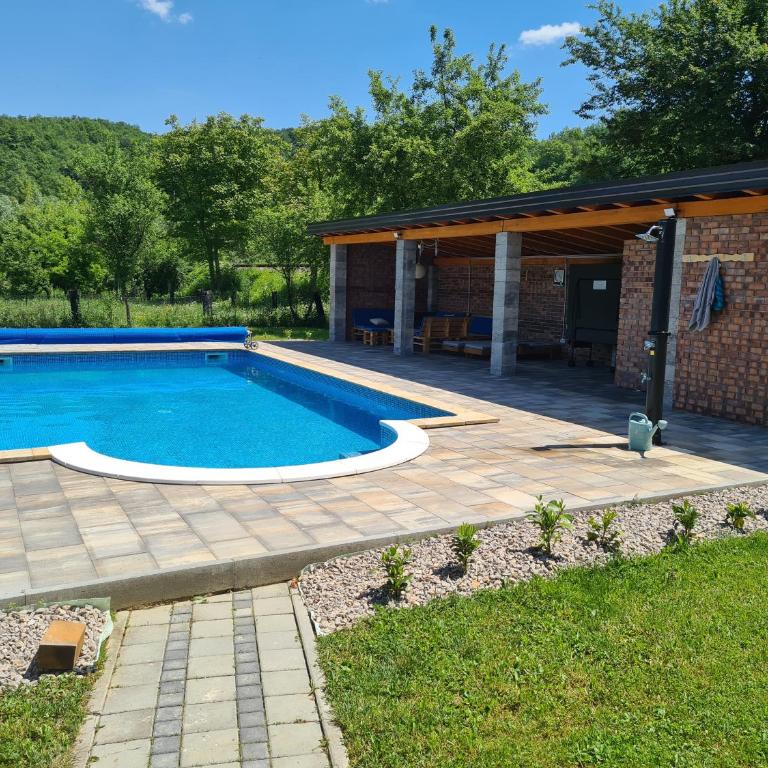 Oasis of peace - Three-Bedroom House - 4