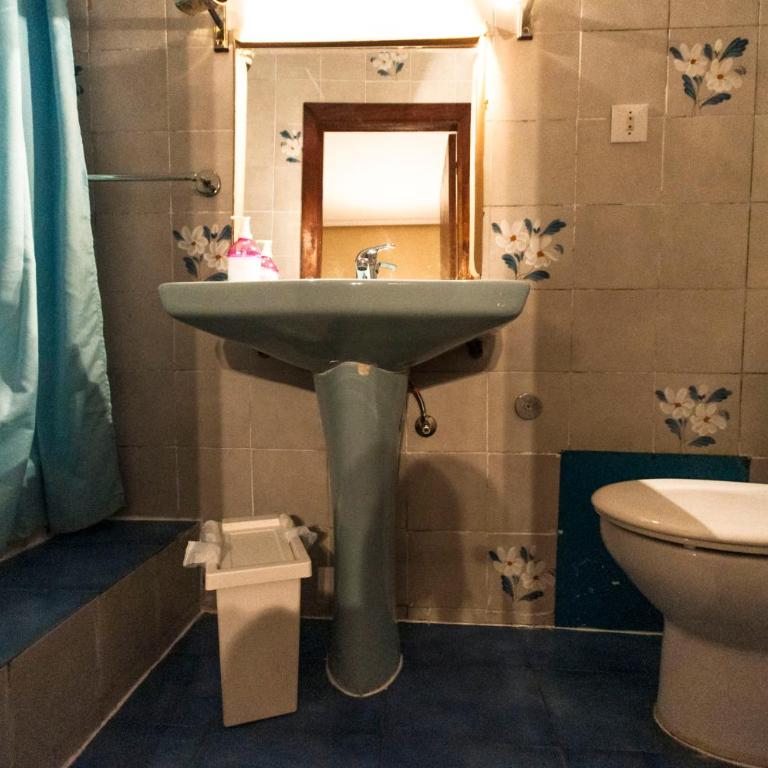 Pension Iberia - Twin Room with Bathroom - 3