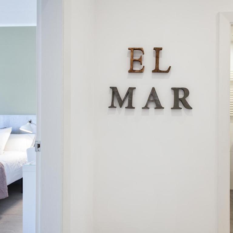 Charming & Quiet Park Guell Apartment - Three-Apartment with Balcony - 27