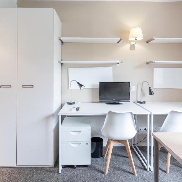 Residencia Universitaria Resa Campus del Mar - Comfort Twin Studio - 6