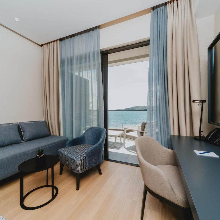Katamare Hotel - Premium Dvokrevetna Soba sa Bračnim Krevetom i Terasom sa Pogledom na More - 2