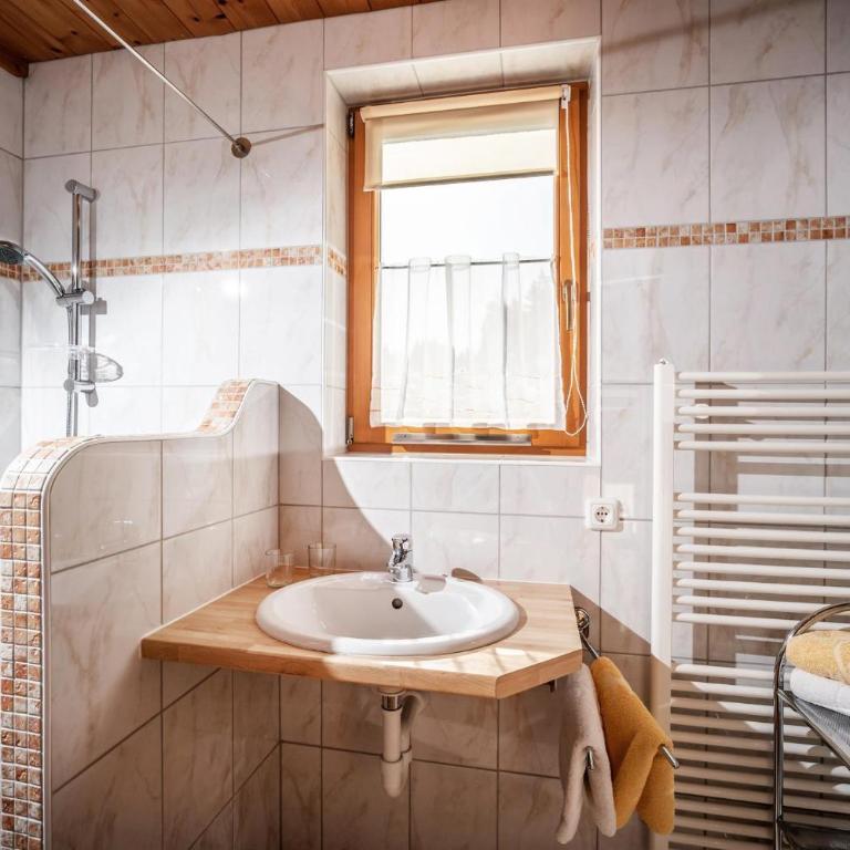 Ferienwohnungen Salvenmoser Johanna - Apartamento de 2 dormitorios con ducha - 4