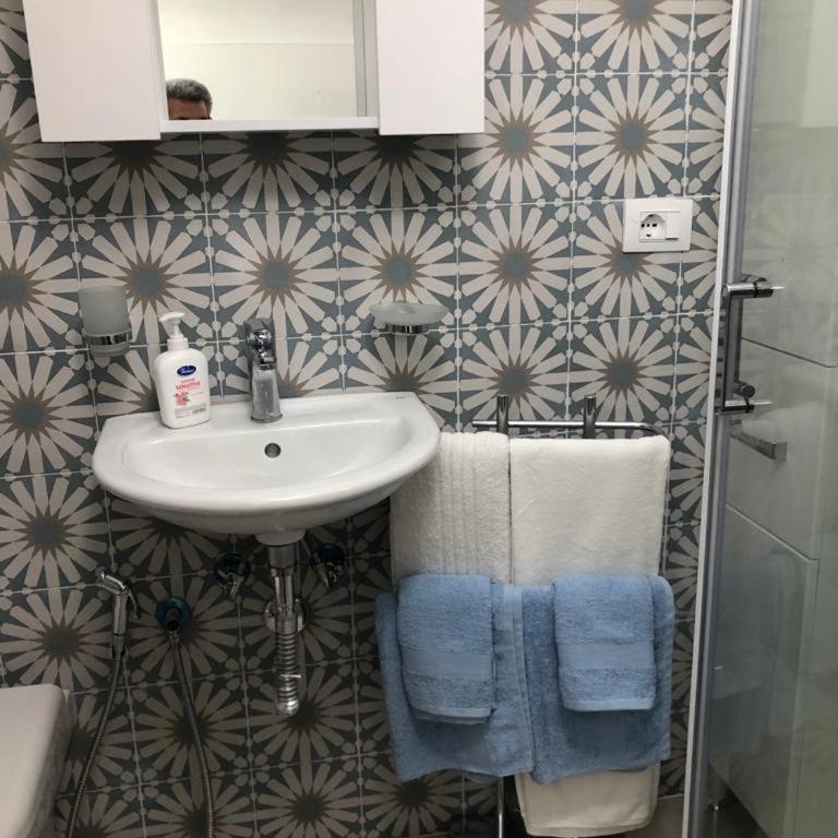 Casa Cavour - Appartamento con 1 Camera da Letto - 13