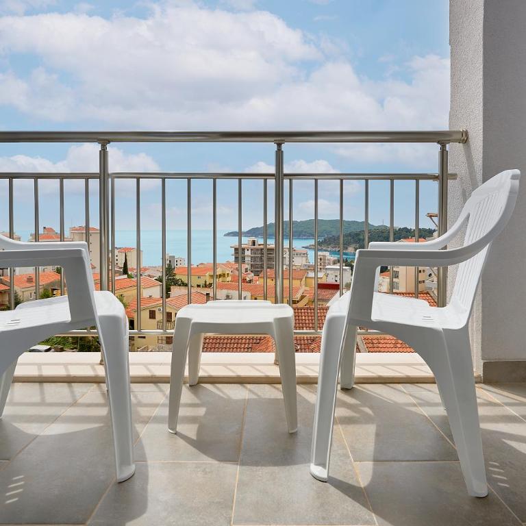 APART Garni Hotel LARIMAR - Deluks Dvokrevetna soba sa Bračnim Krevetom, Balkonom i Pogledom na More - 3